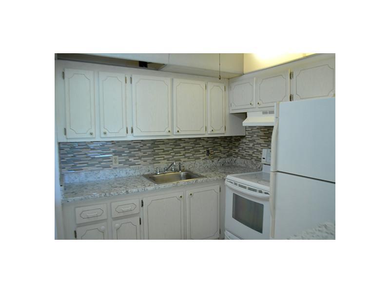 UPMINSTER C CONDO - Residential Lease