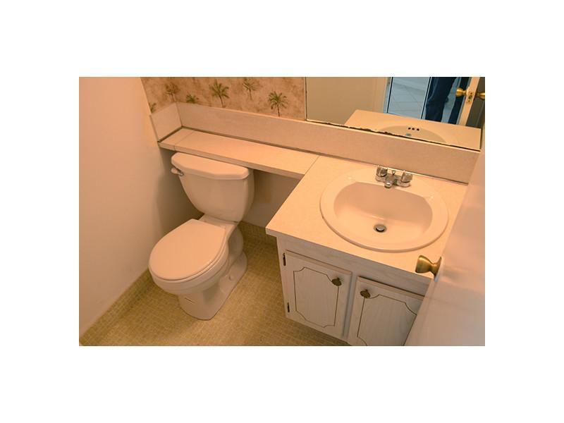 UPMINSTER C CONDO - Residential Lease