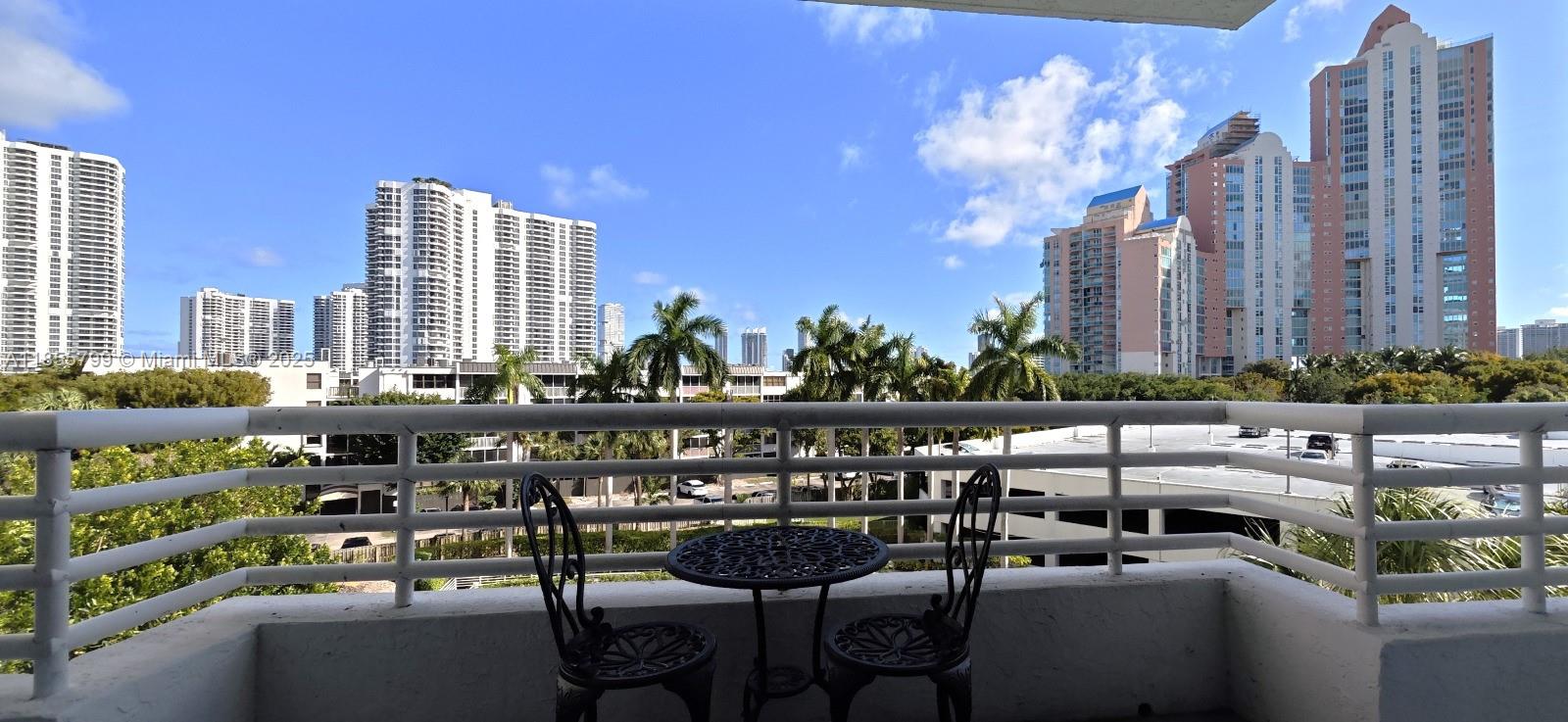 PARC CENTRAL AVENTURA - Residential