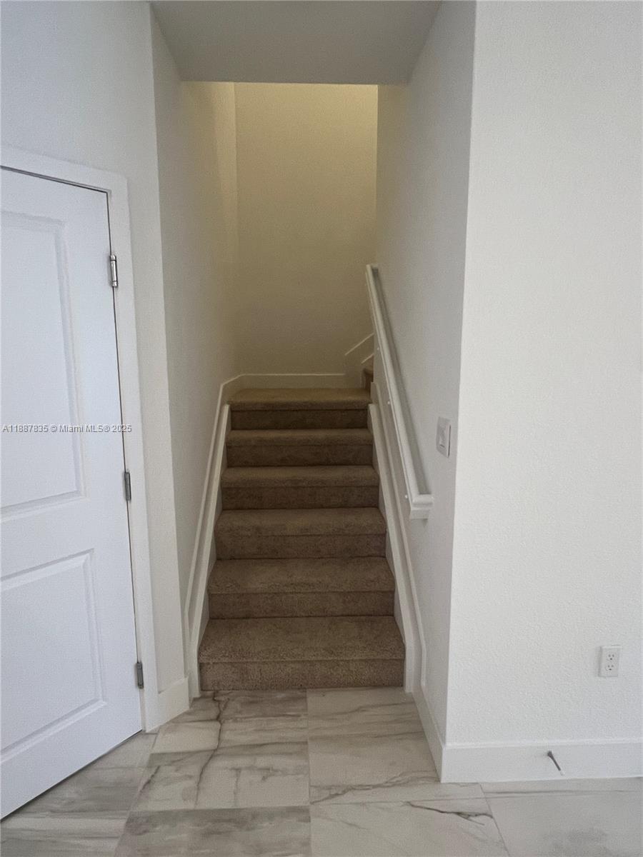 MERRICK SQUARE - Residential Lease