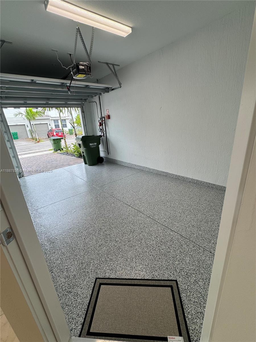 MERRICK SQUARE - Residential Lease