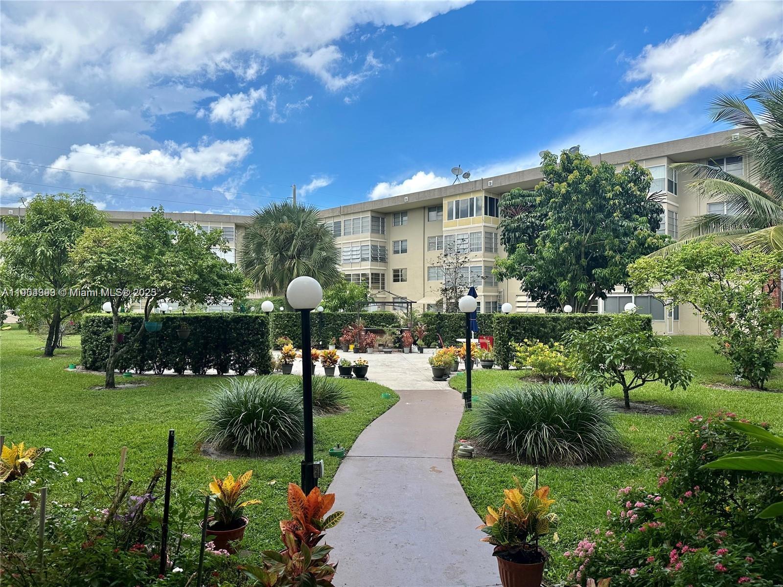 LAUDERDALE OAKS CONDO XI - Residential Lease