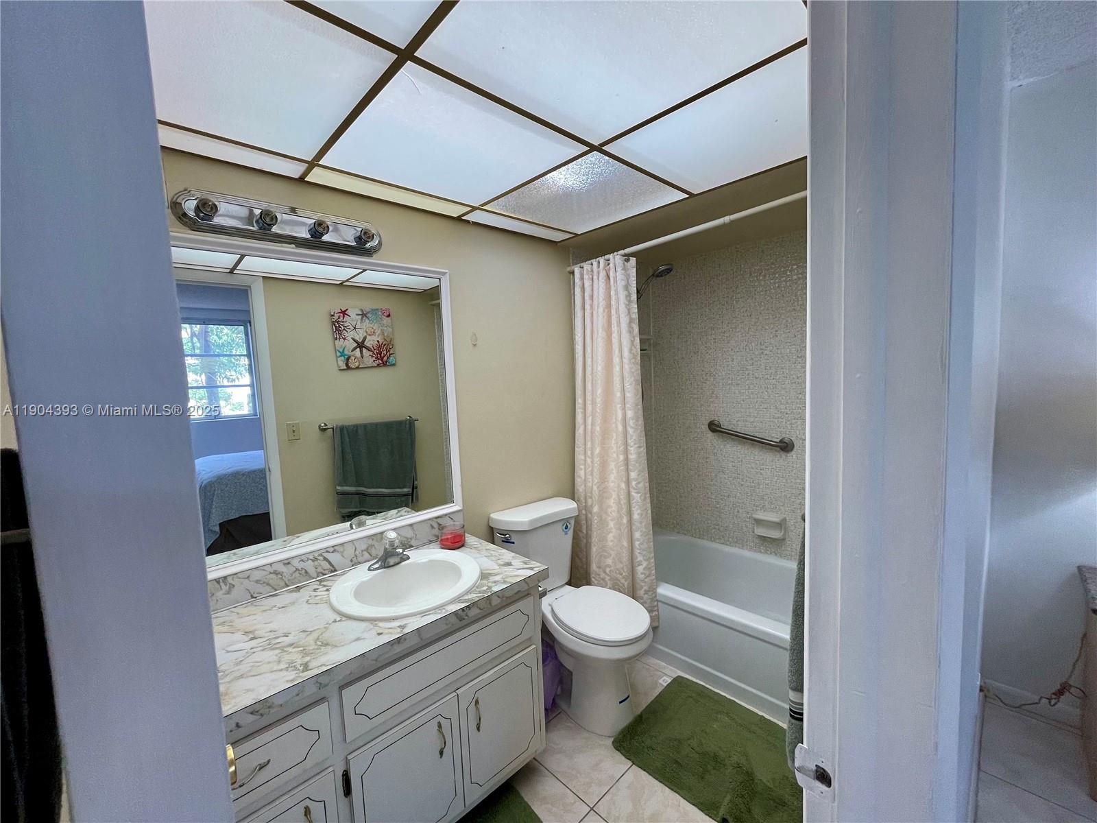 LAUDERDALE OAKS CONDO XI - Residential Lease