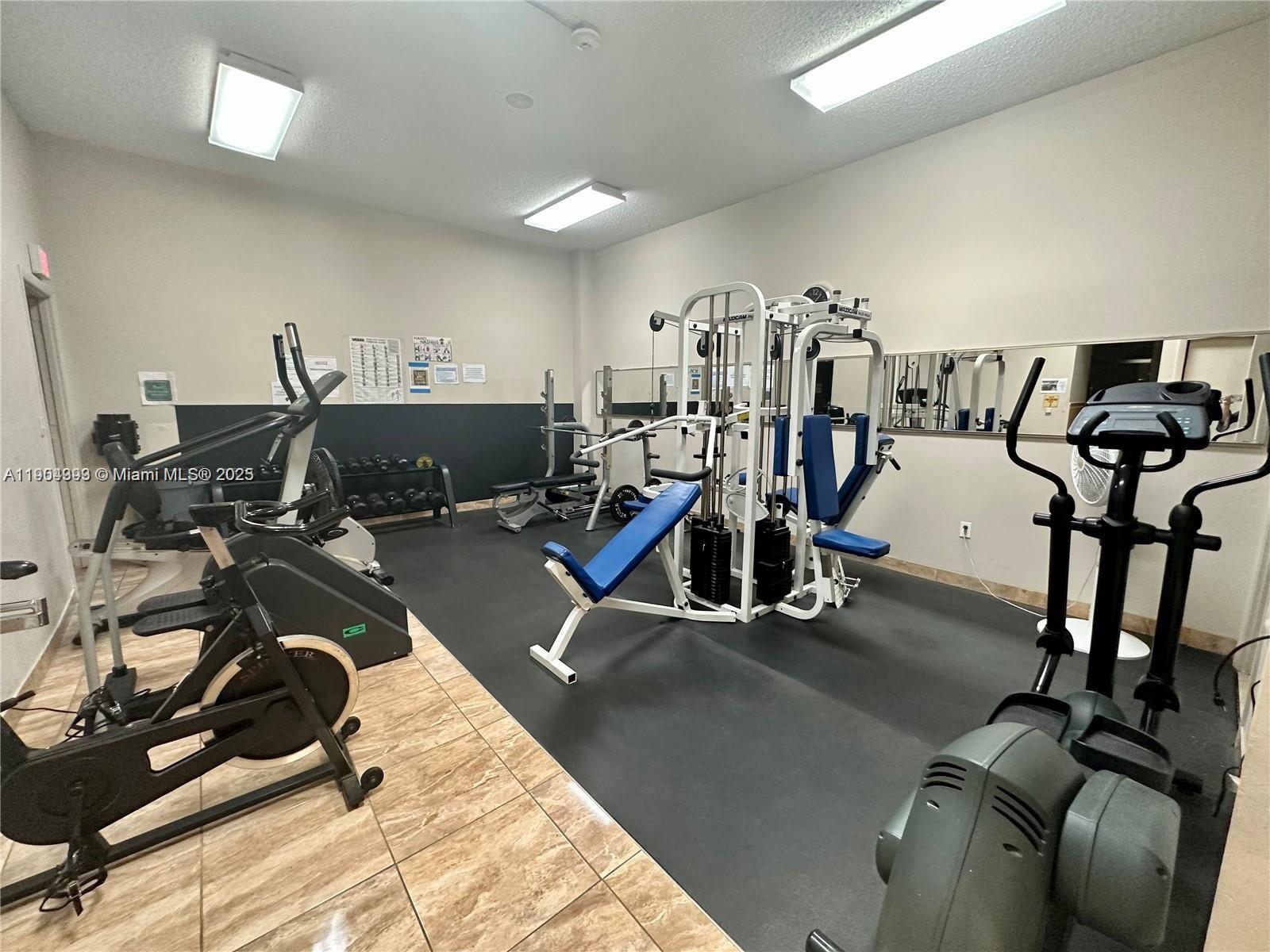 LAUDERDALE OAKS CONDO XI - Residential Lease