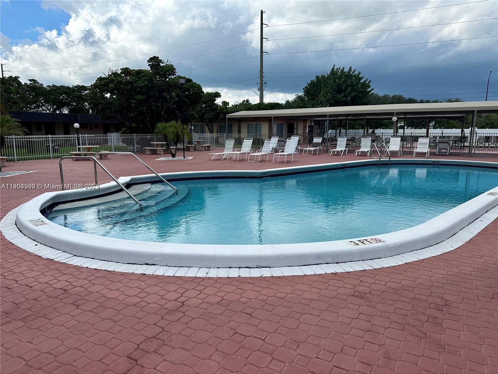 LAUDERDALE OAKS CONDO XI - Residential Lease