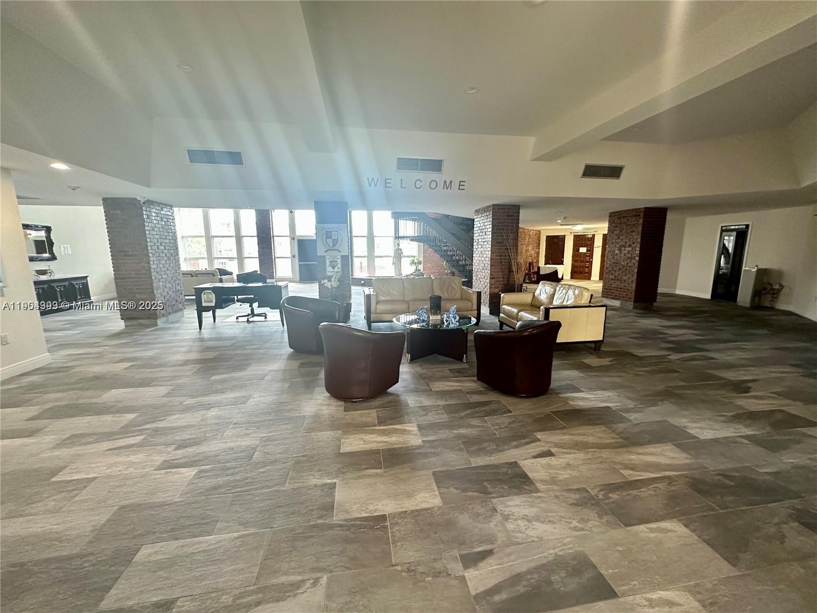 LAUDERDALE OAKS CONDO XI - Residential Lease