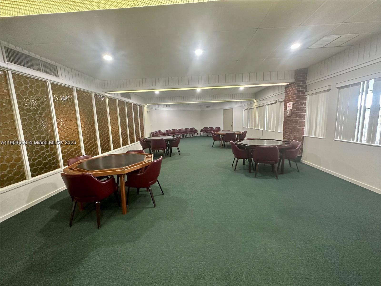 LAUDERDALE OAKS CONDO XI - Residential Lease