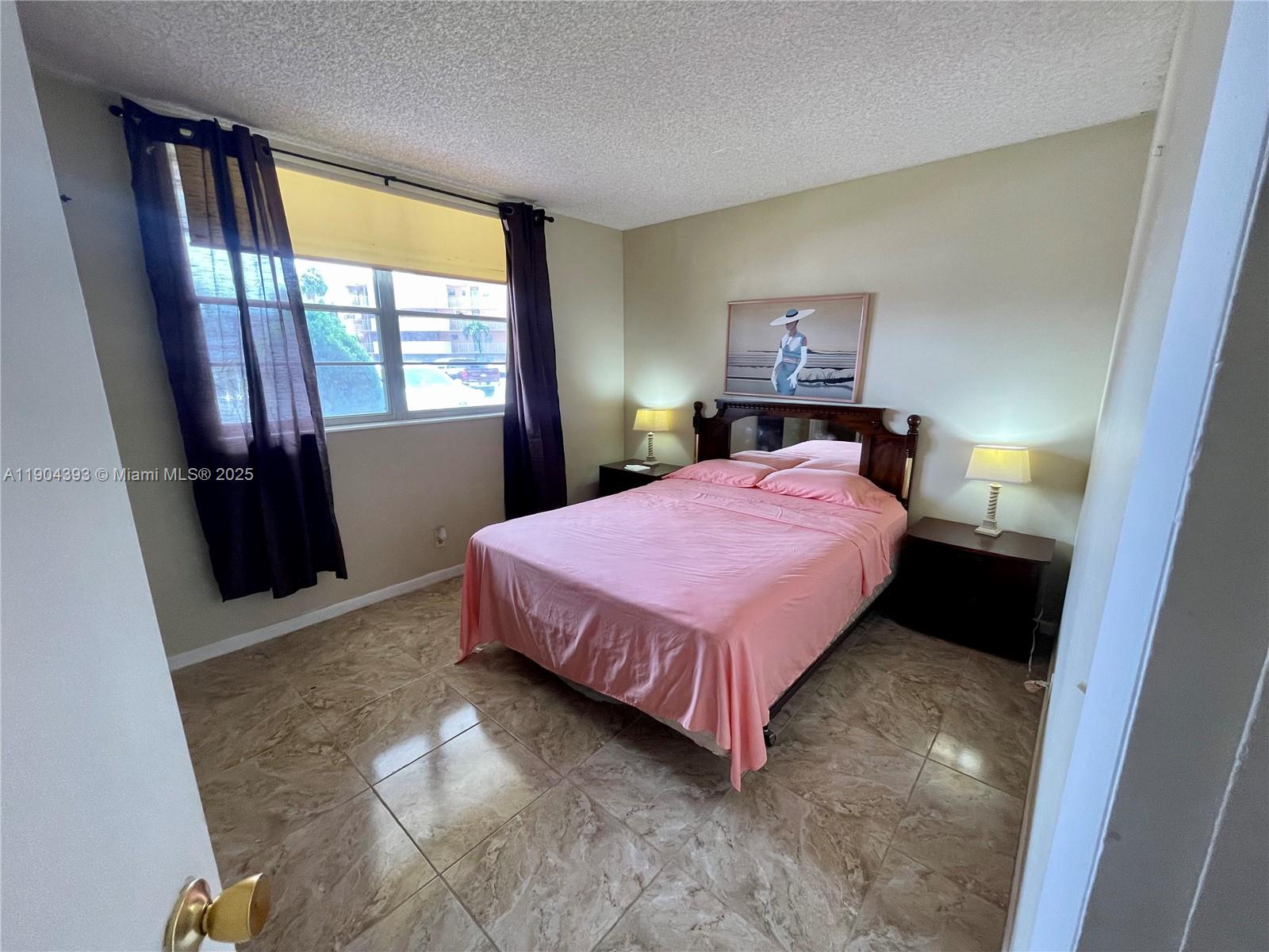 LAUDERDALE OAKS CONDO XI - Residential Lease