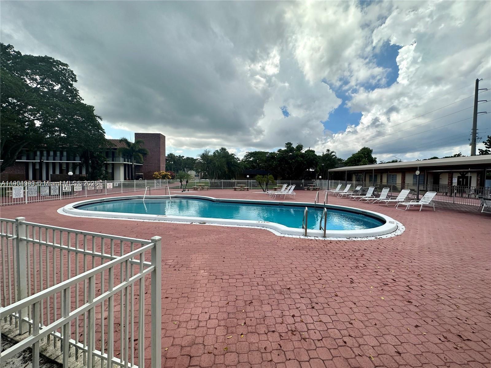 LAUDERDALE OAKS CONDO XI - Residential Lease