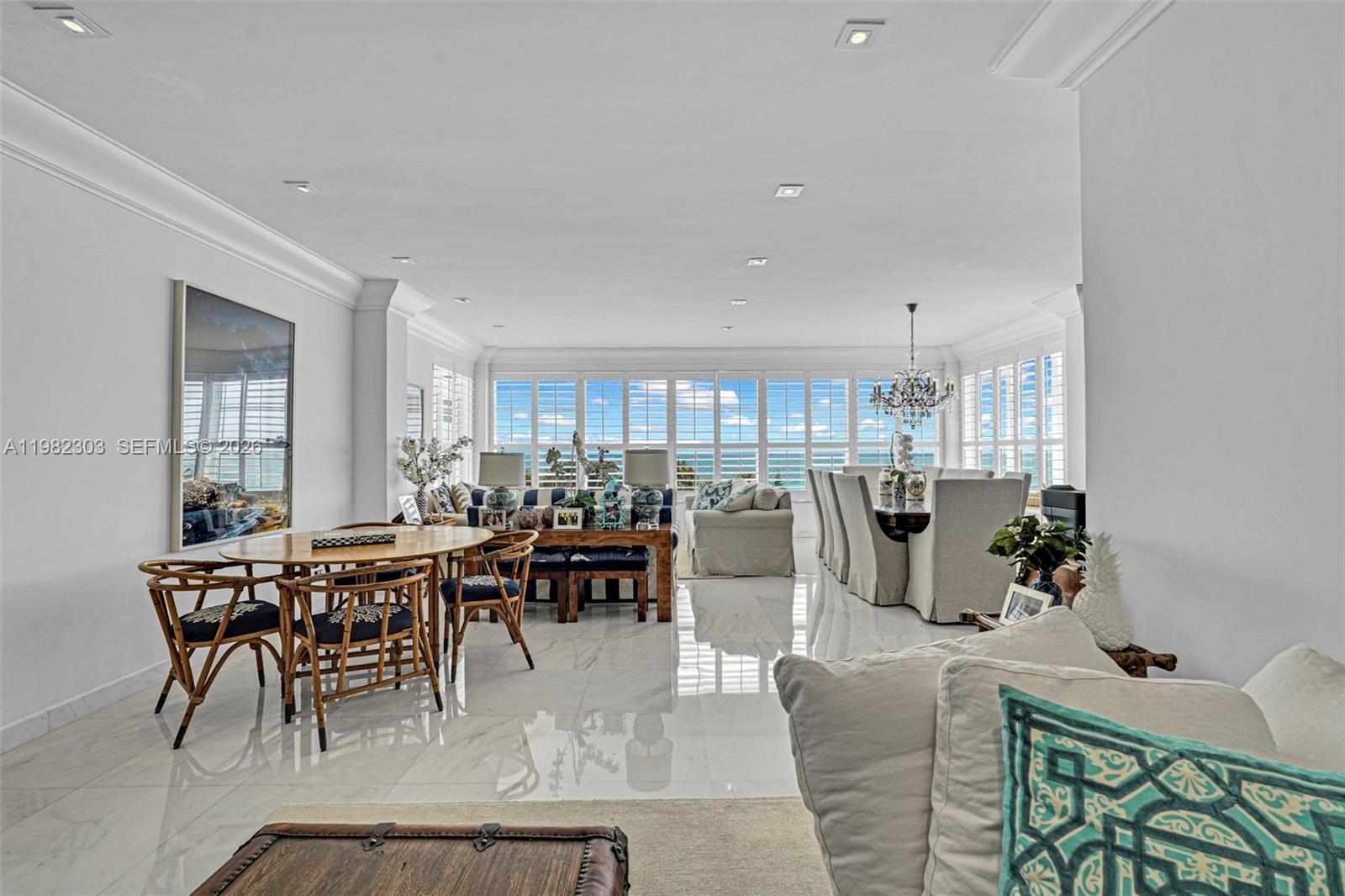 THE EXECUTIVE CONDO - Residential