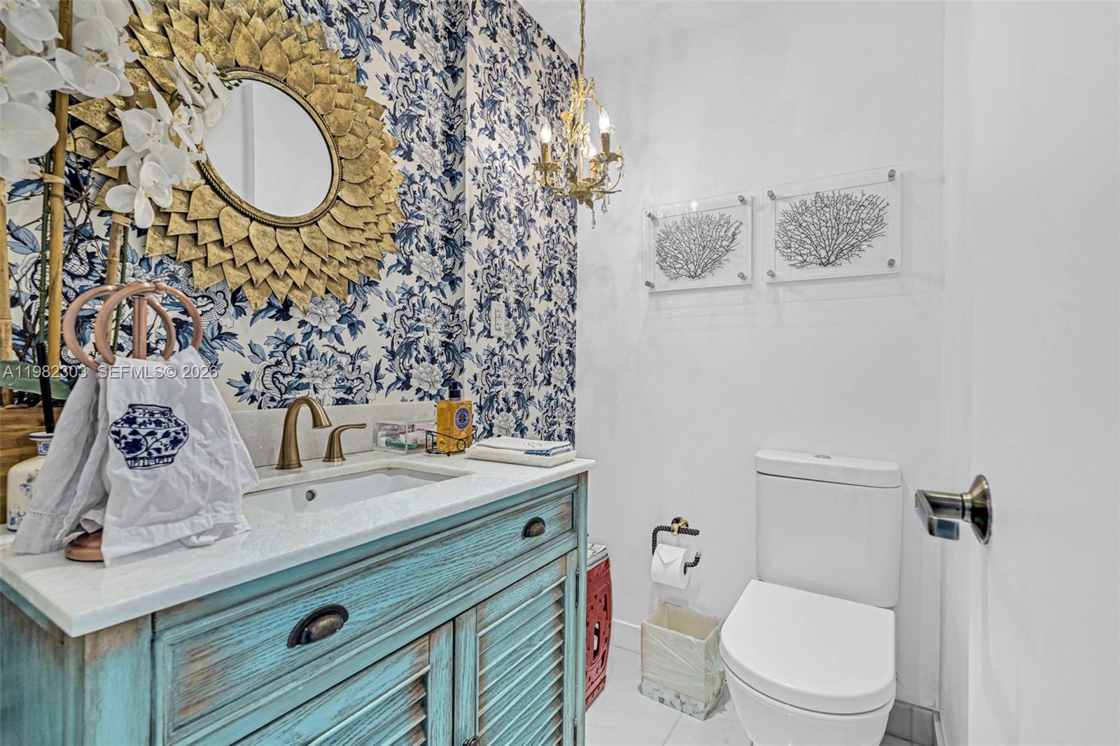 THE EXECUTIVE CONDO - Residential