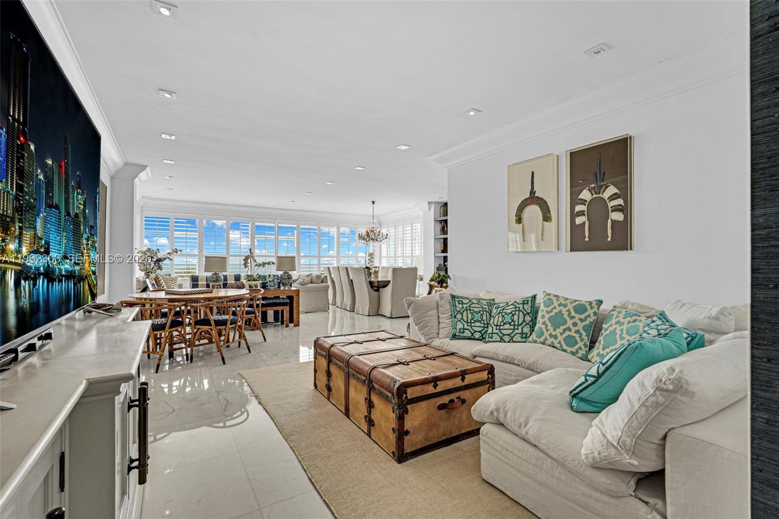 THE EXECUTIVE CONDO - Residential