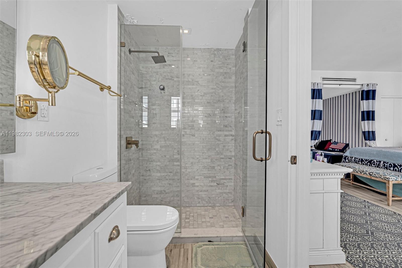 THE EXECUTIVE CONDO - Residential