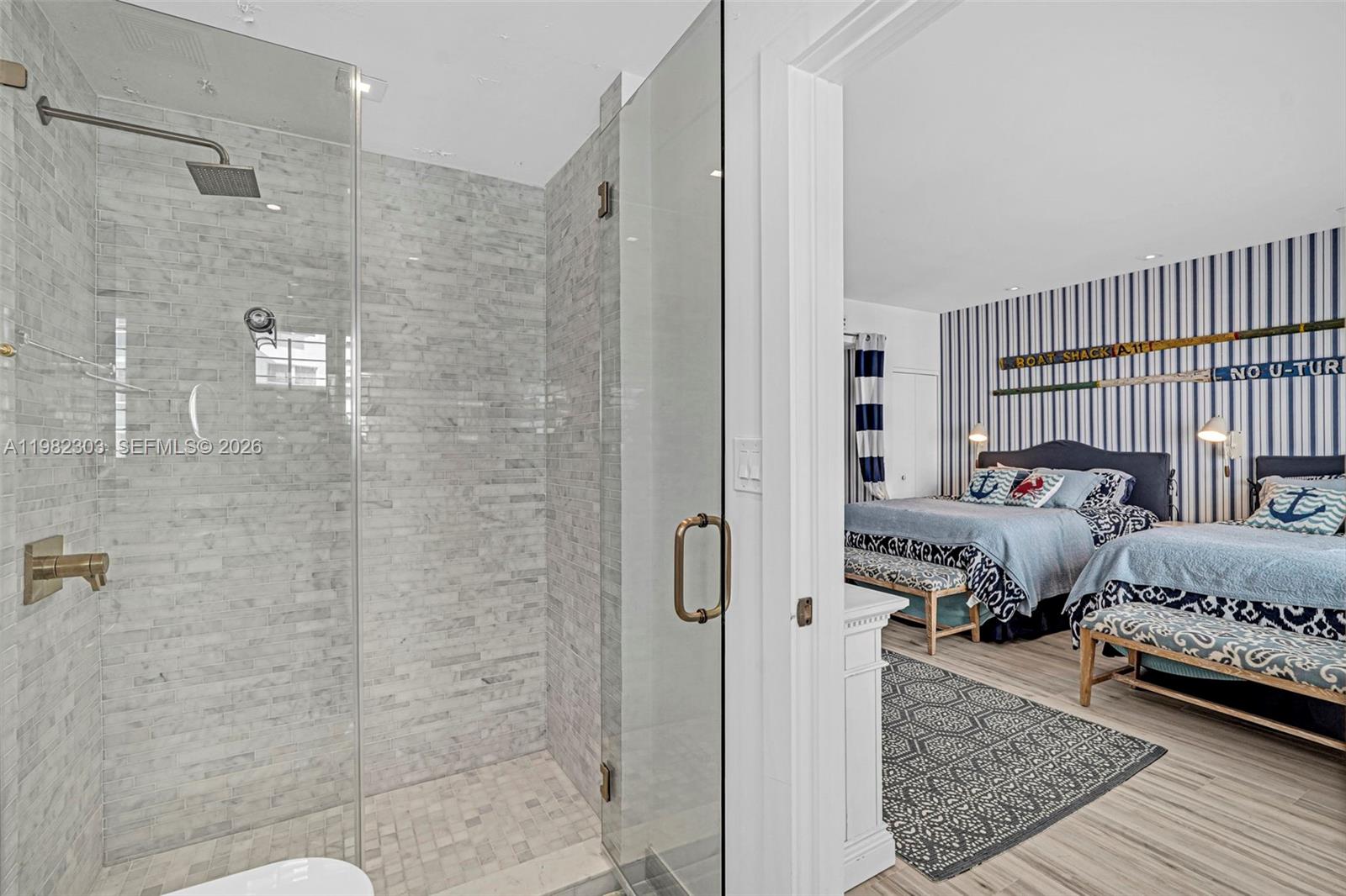 THE EXECUTIVE CONDO - Residential