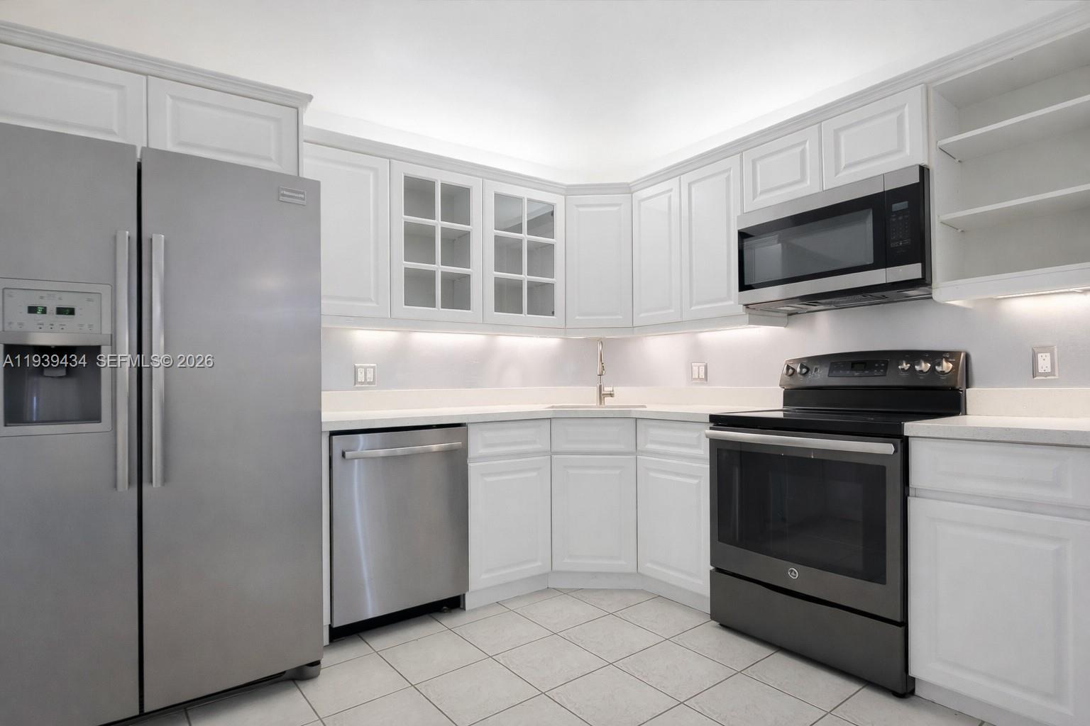 QUADOMAIN TOWER I AND IV - Residential Lease