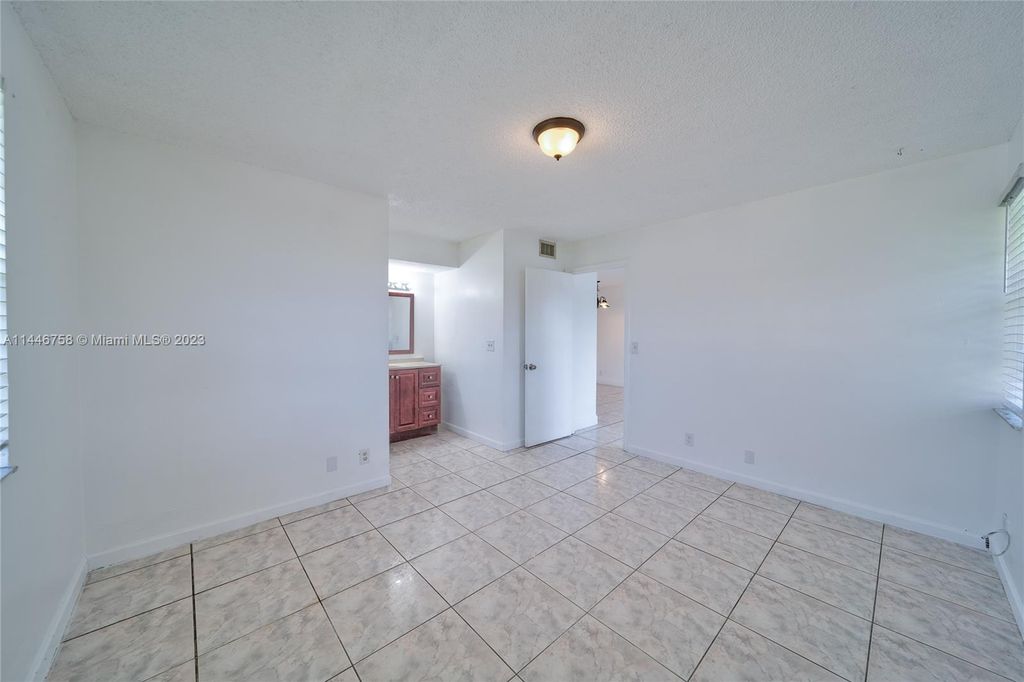 Photo of 9962 Twin Lakes Dr #7-P, Coral Springs, FL 33071 (MLS # A11446758)