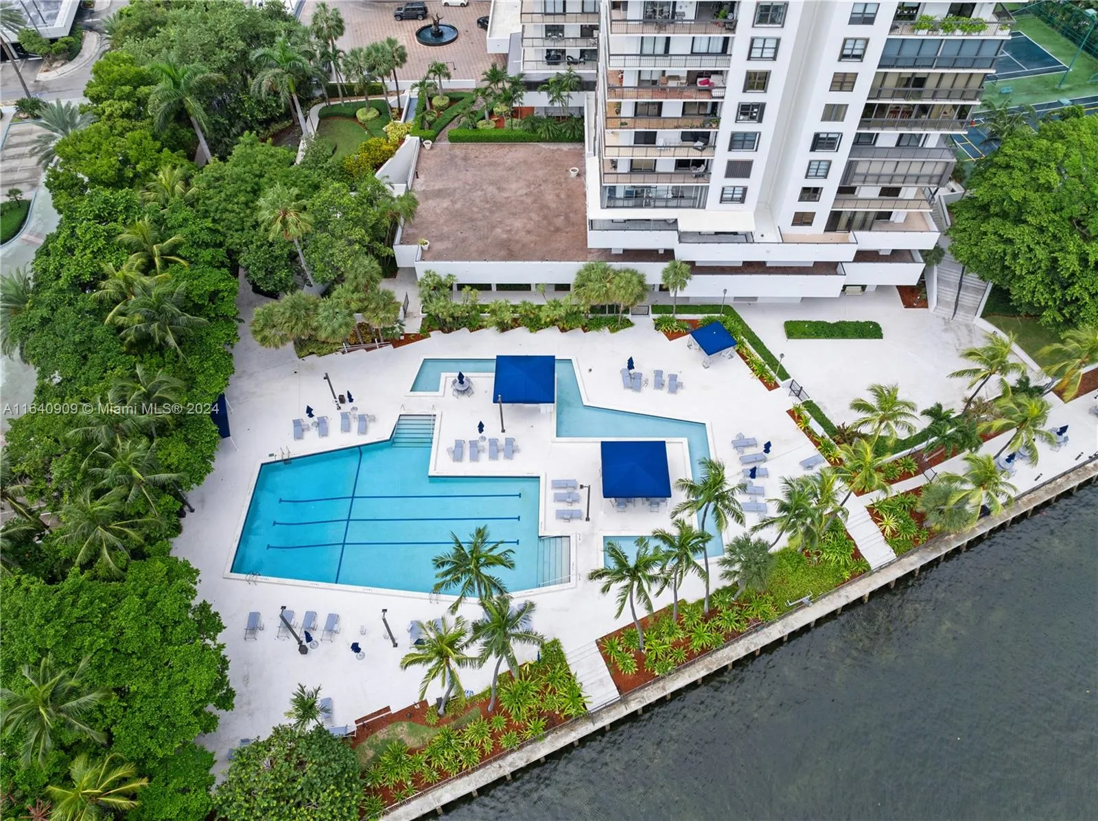 Miami, Florida 33129, United States, 1 Bedroom Bedrooms, ,2 BathroomsBathrooms,Residential,Active,48290