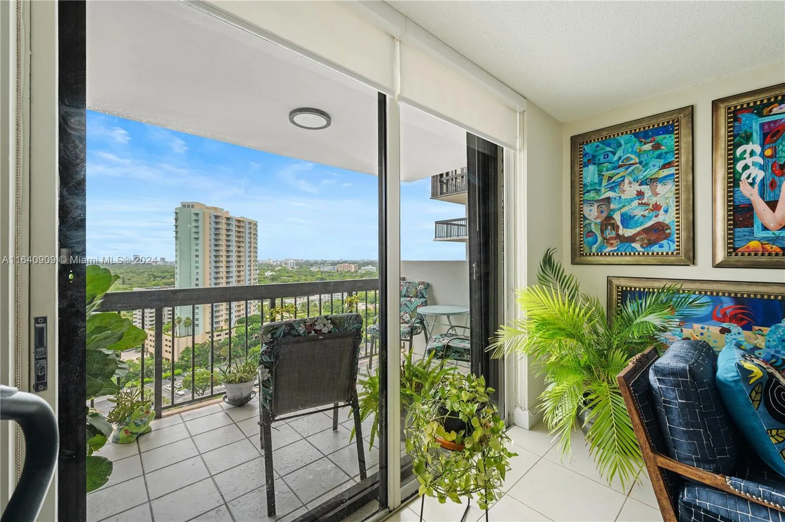 Miami, Florida 33129, United States, 1 Bedroom Bedrooms, ,2 BathroomsBathrooms,Residential,Active,48290
