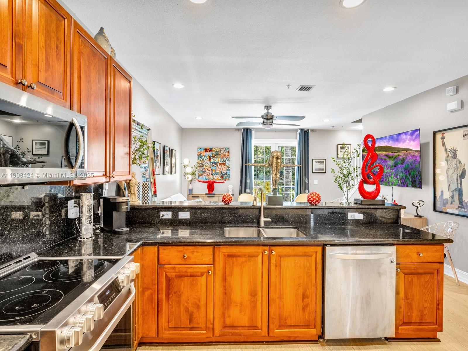 WILTON MANORS - Residential Lease