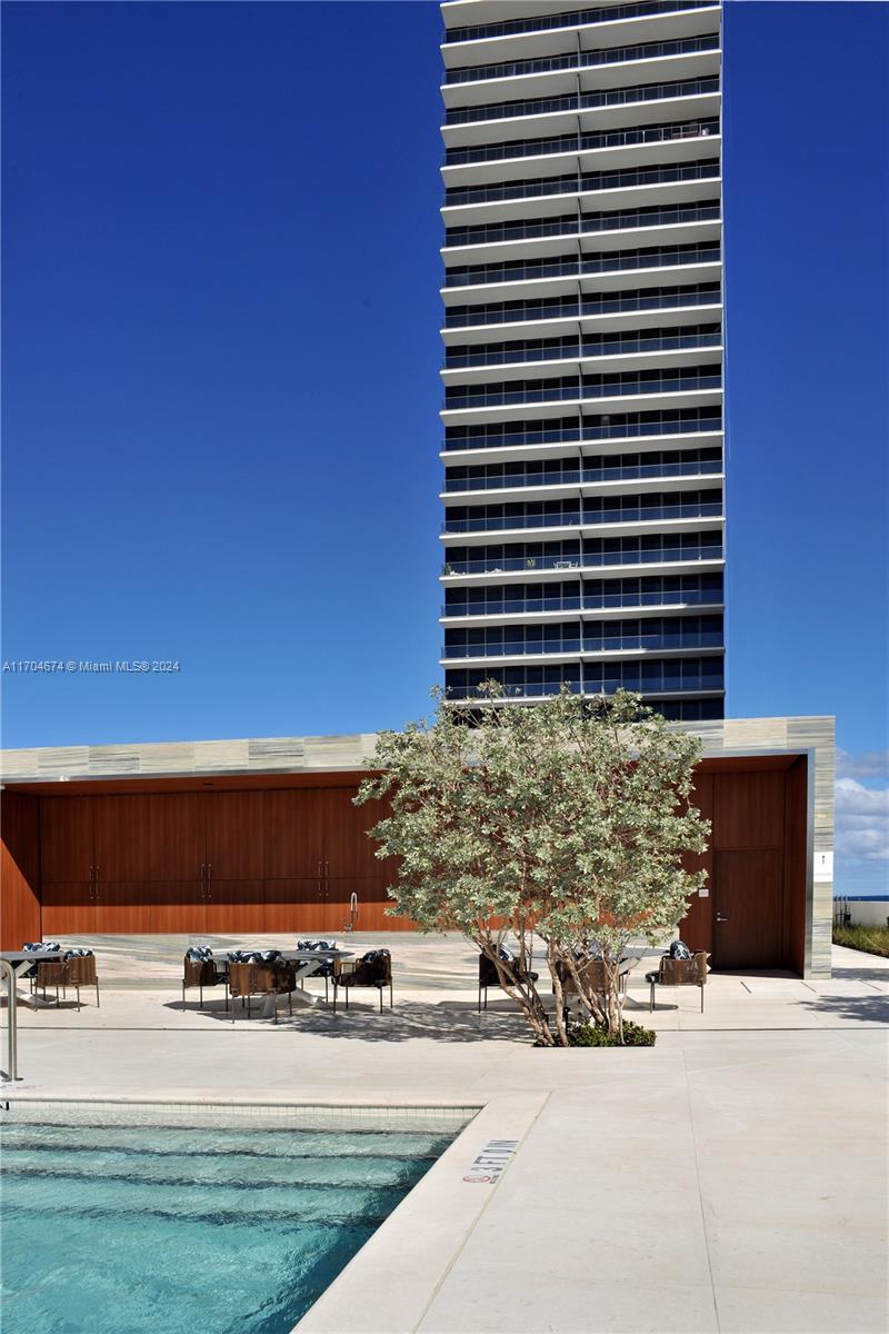 2000 Ocean - Residential