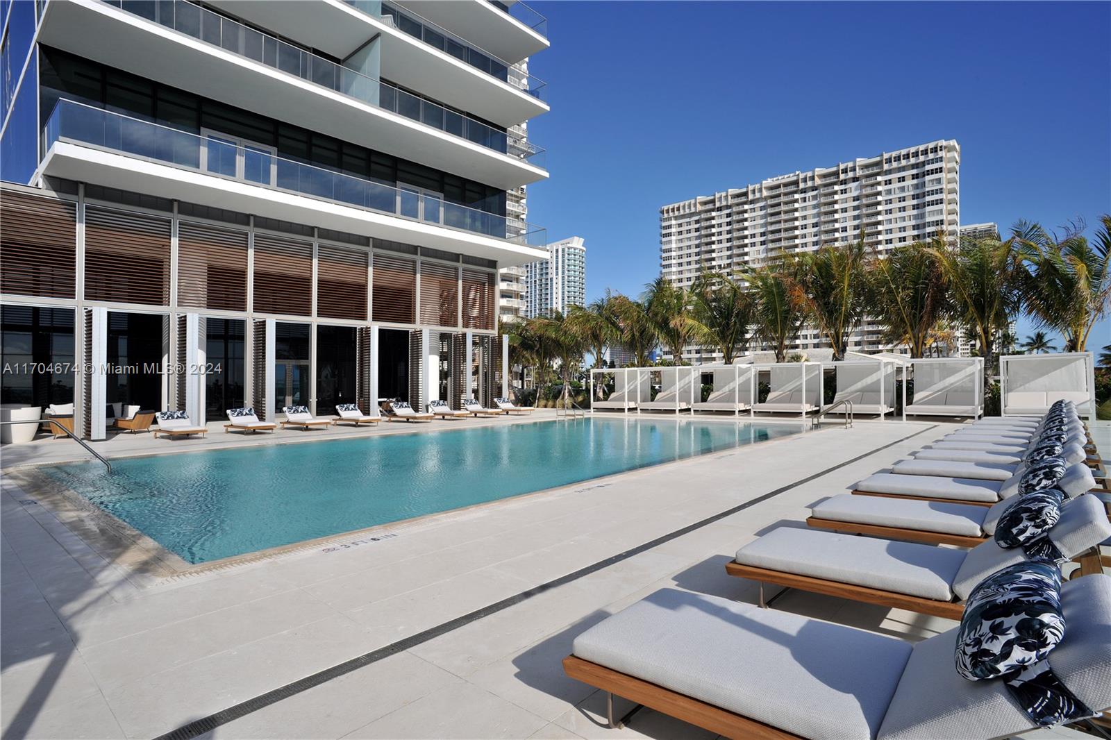 2000 Ocean - Residential