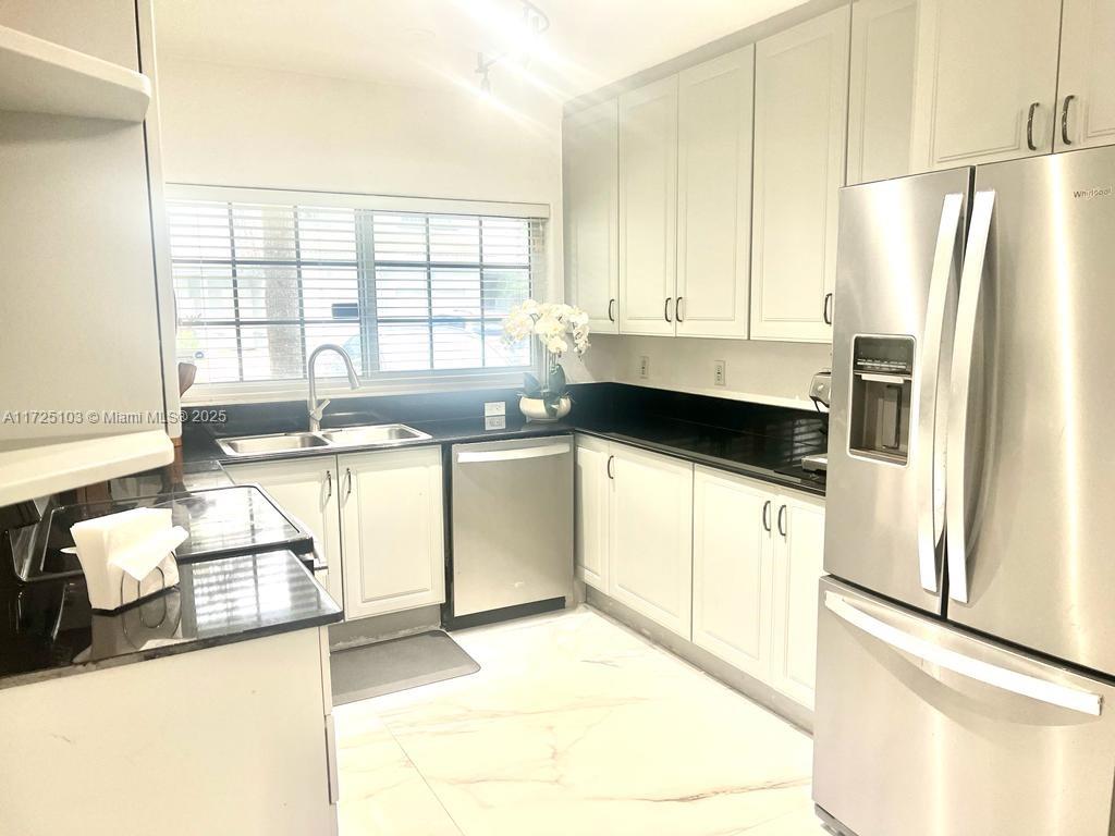 KEY LARGO TOWNHOMES CONDO - Residential