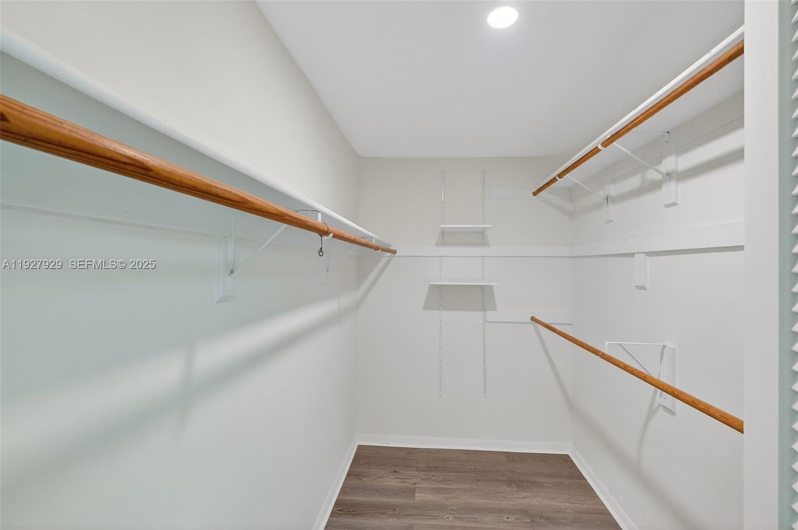 MAR-AZUL CONDO - Residential Lease