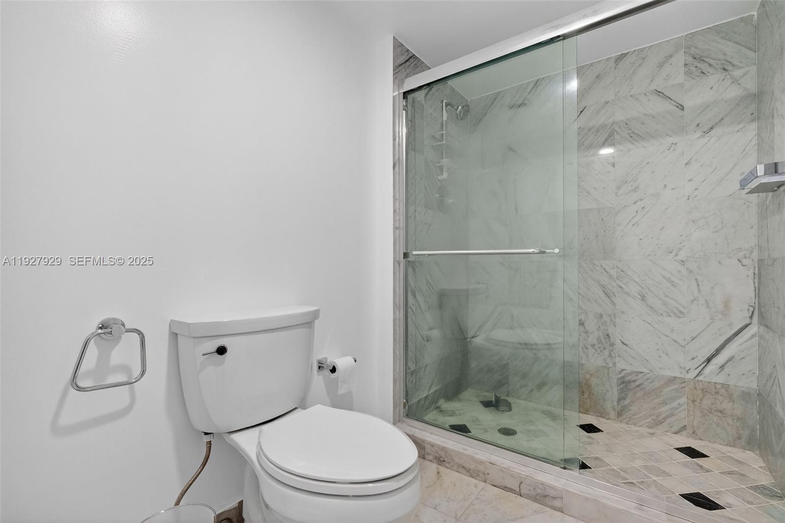 MAR-AZUL CONDO - Residential Lease