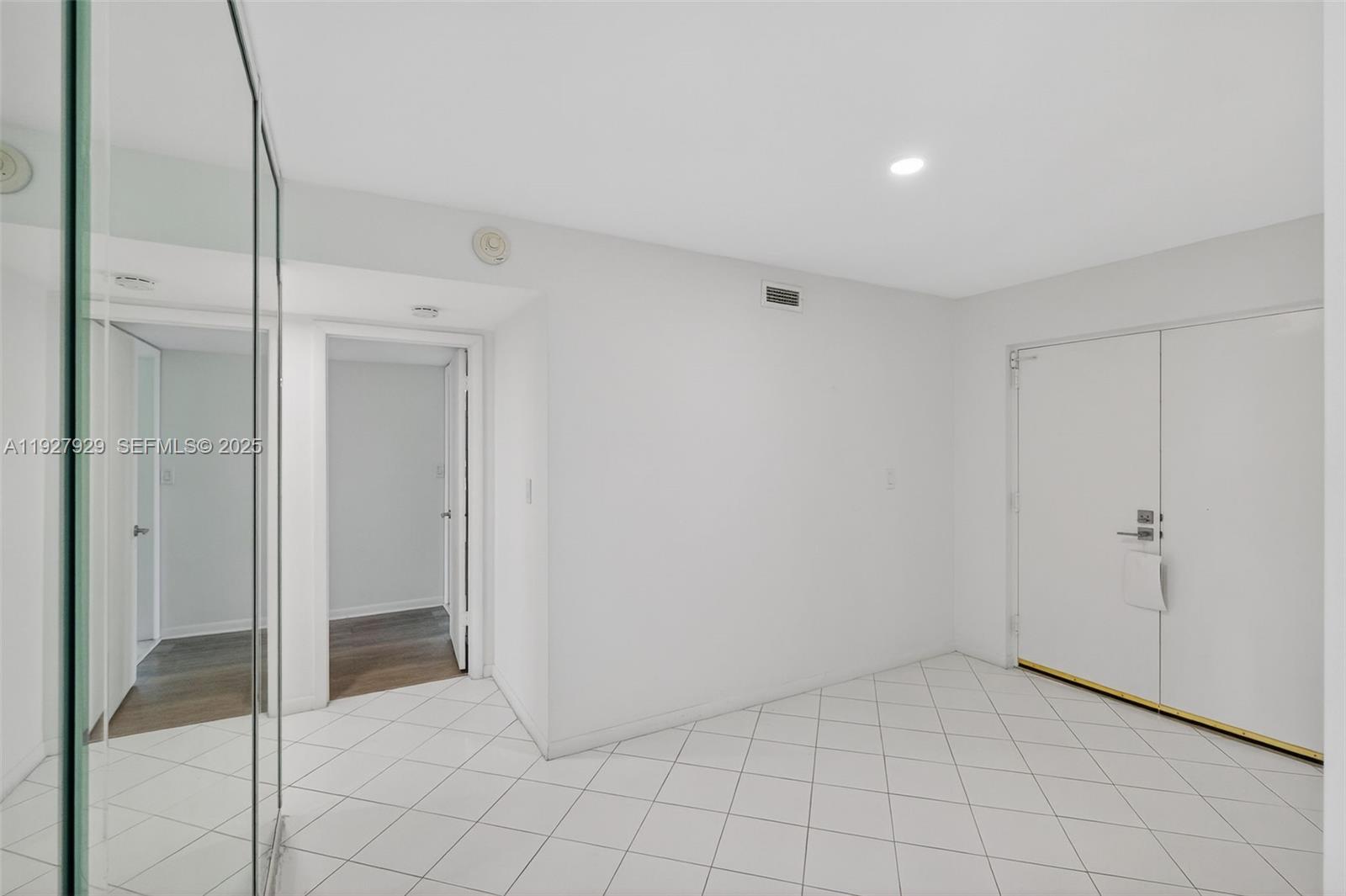 MAR-AZUL CONDO - Residential Lease