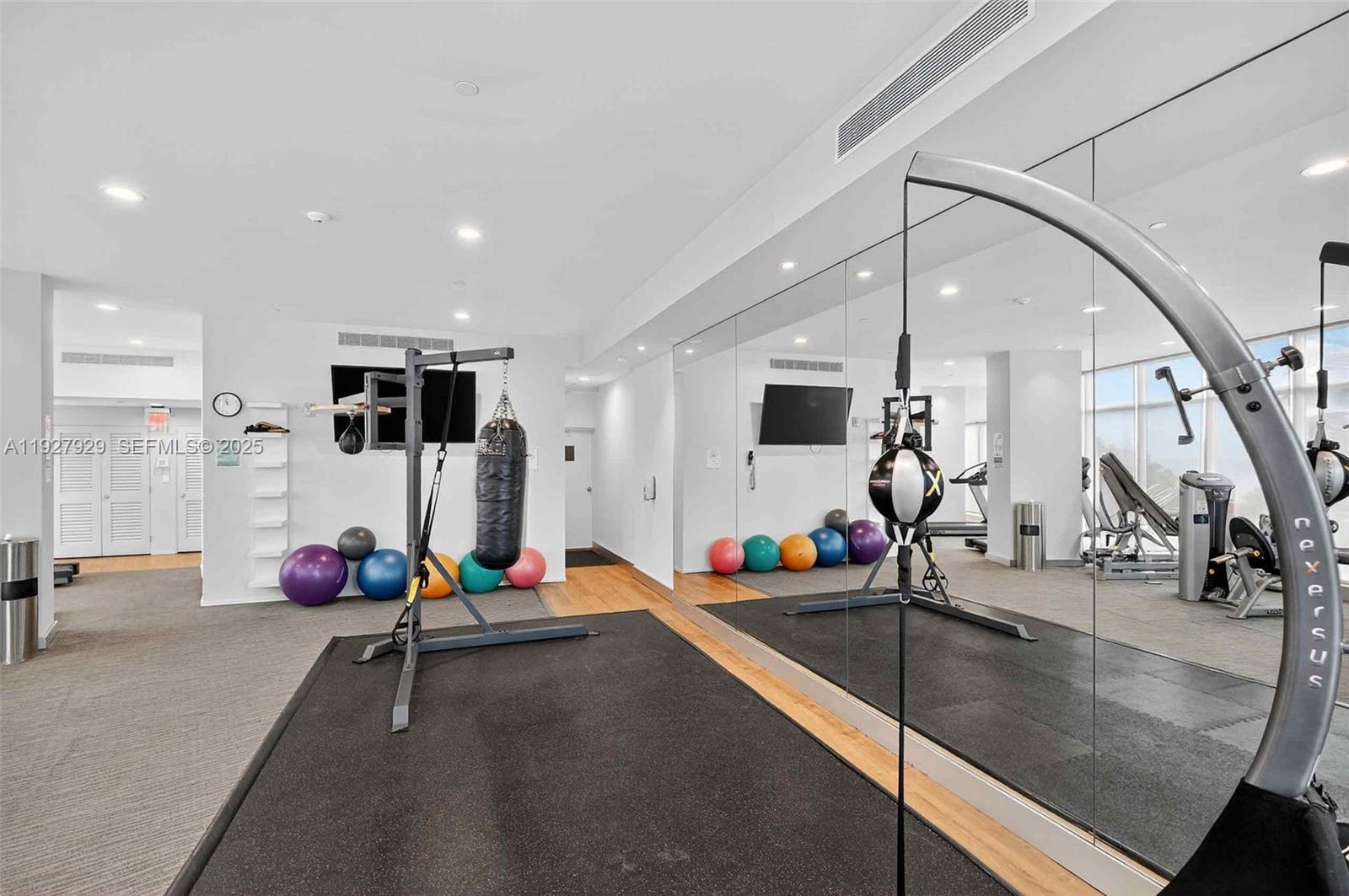 MAR-AZUL CONDO - Residential Lease