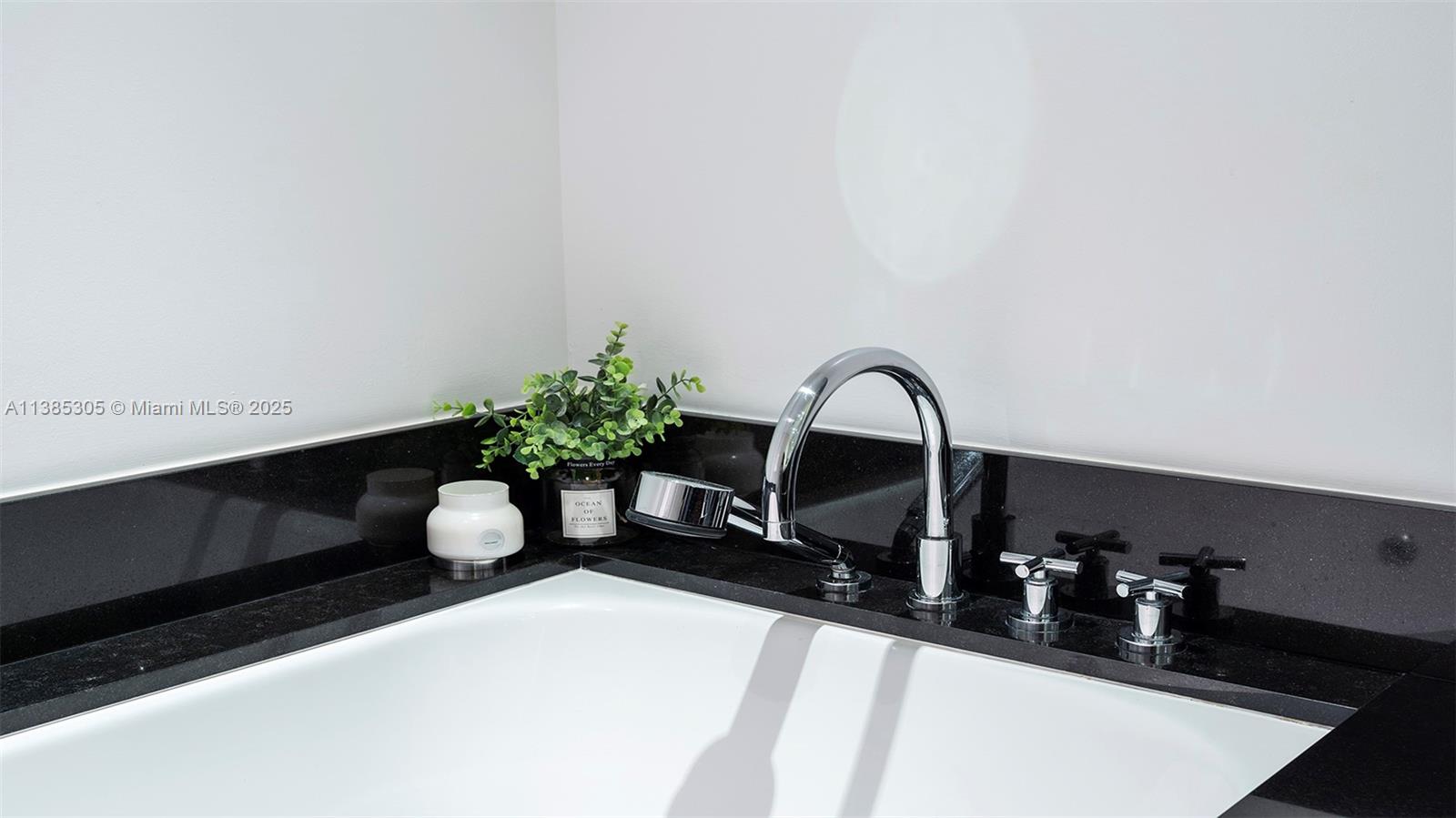 SETAI RESORT & RESIDENCES - Residential Lease