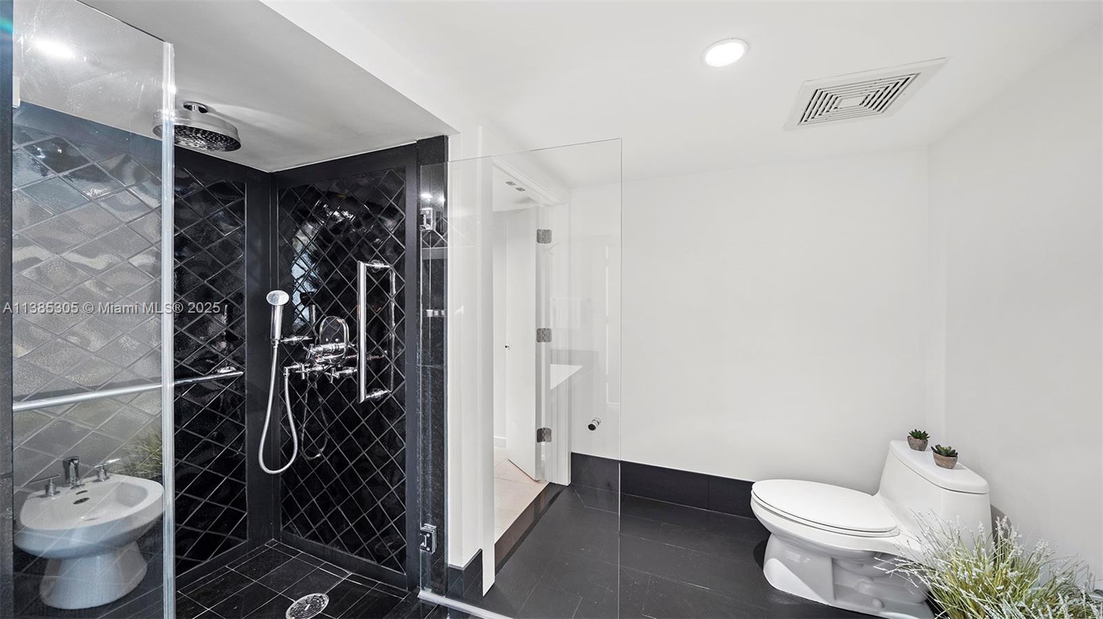 SETAI RESORT & RESIDENCES - Residential Lease