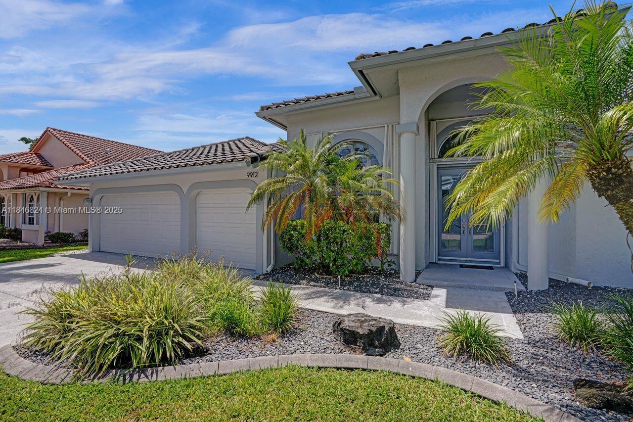 9912 NW 49th Pl, Coral Springs, FL, 33076/$849,900 3 9912 NW 49th Pl