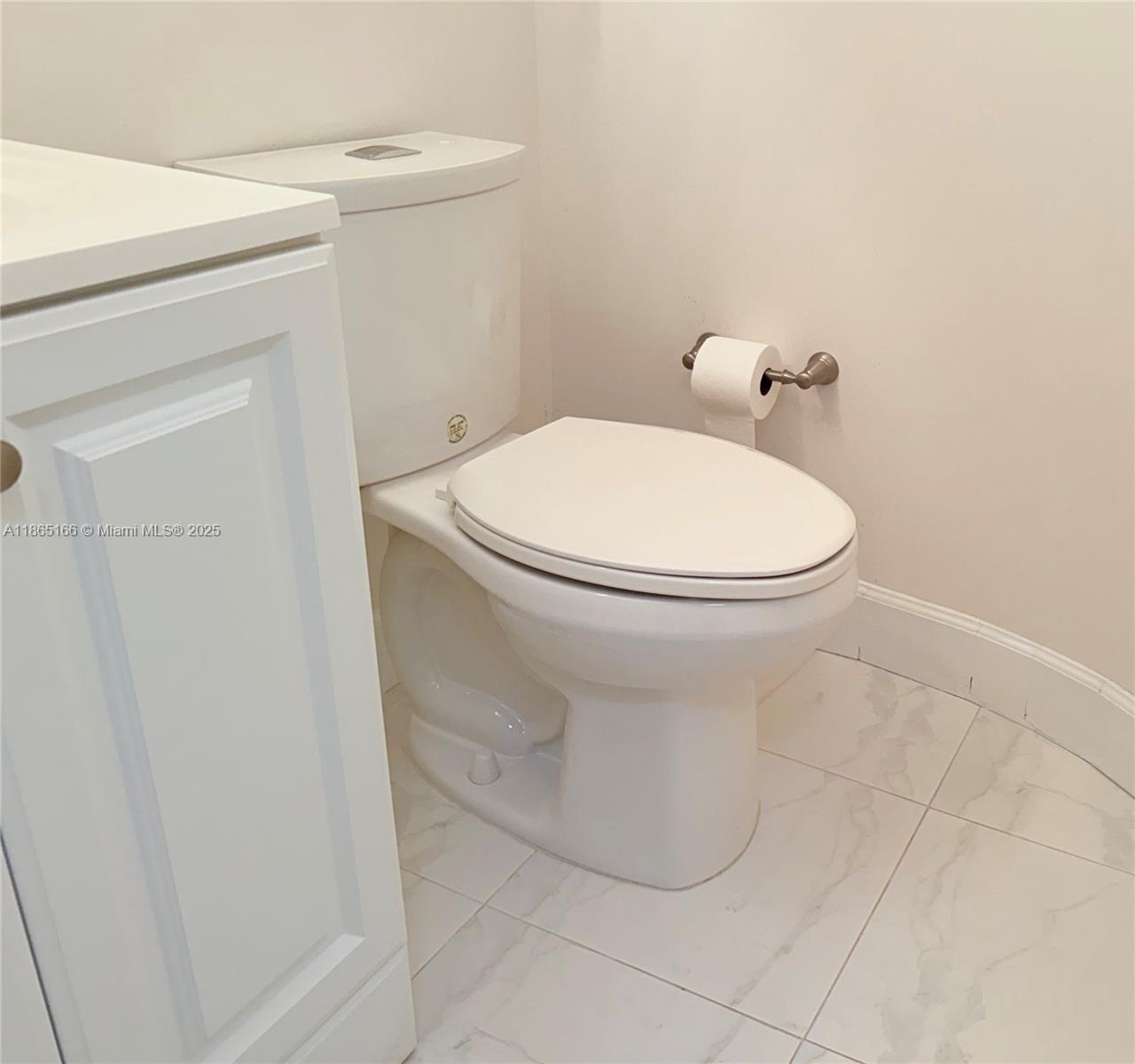 IMPERIAL POINT COLONNADES - Residential Lease