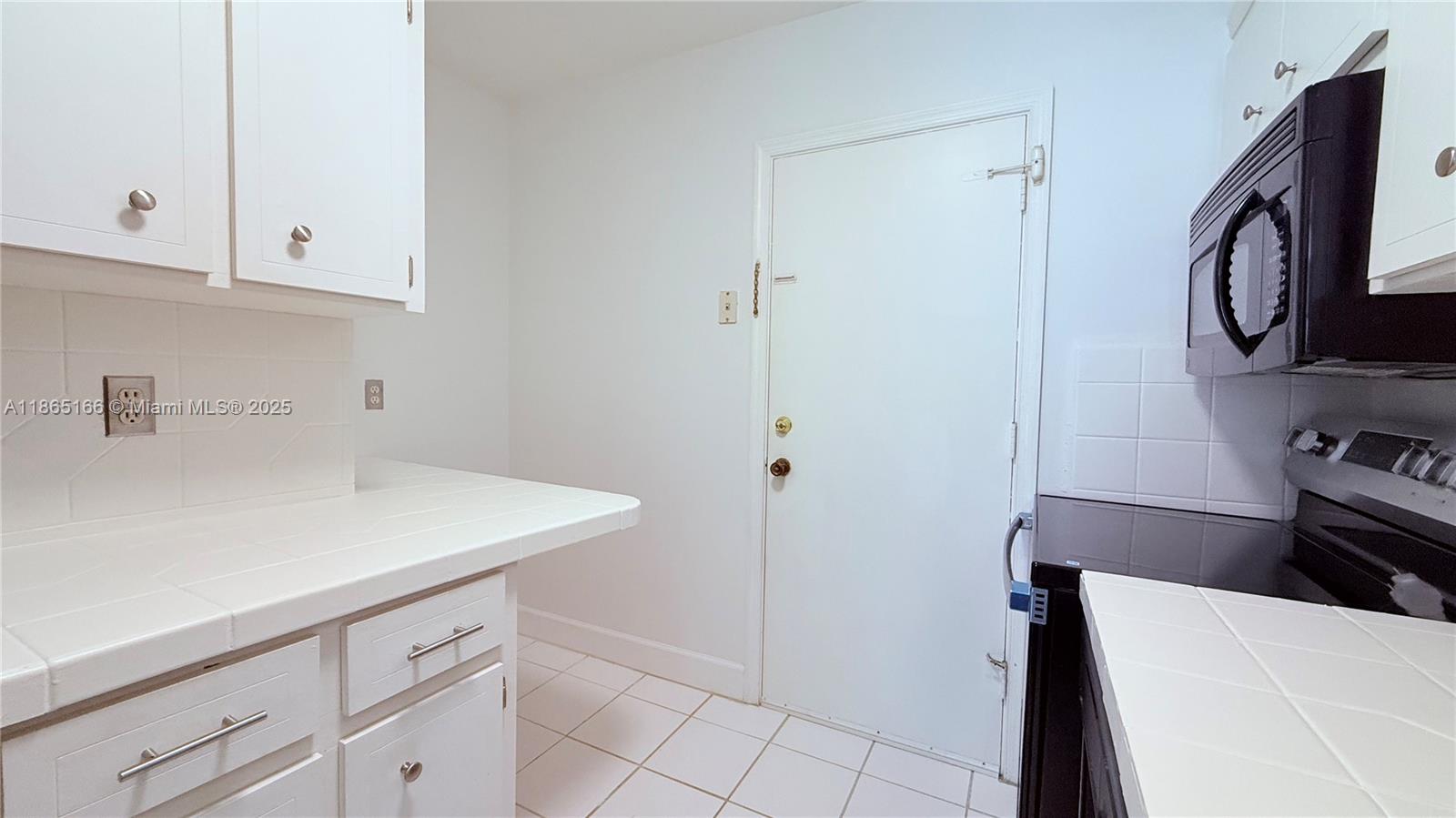 IMPERIAL POINT COLONNADES - Residential Lease