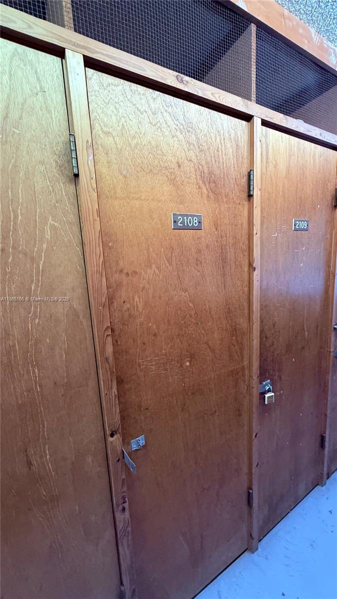 IMPERIAL POINT COLONNADES - Residential Lease