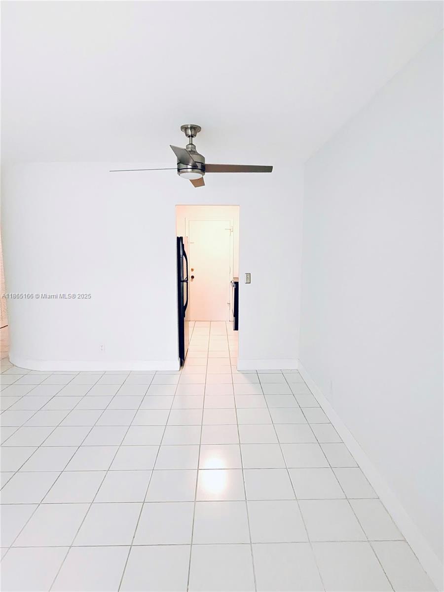 IMPERIAL POINT COLONNADES - Residential Lease