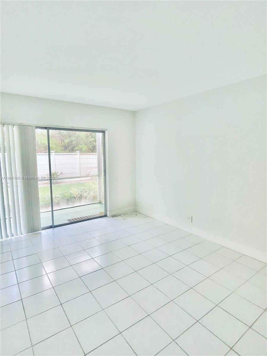 IMPERIAL POINT COLONNADES - Residential Lease