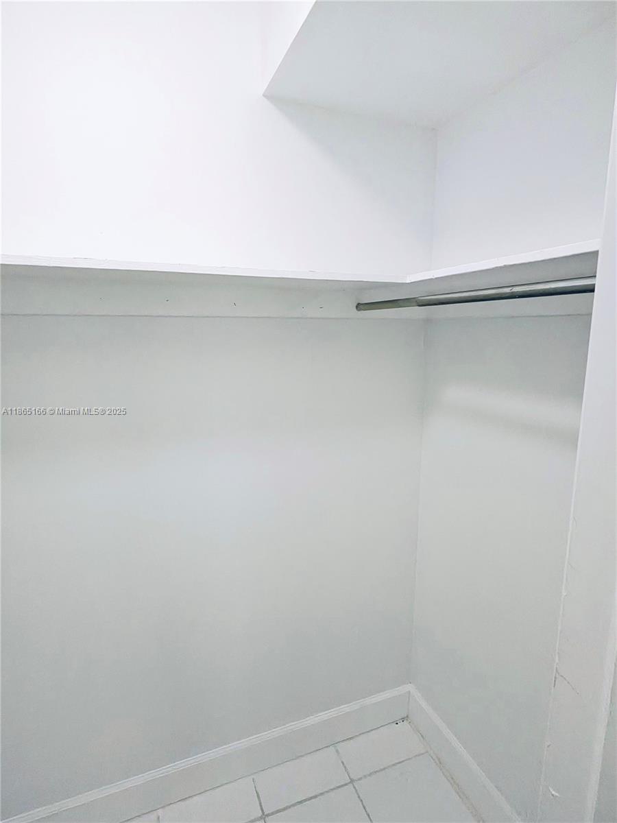 IMPERIAL POINT COLONNADES - Residential Lease