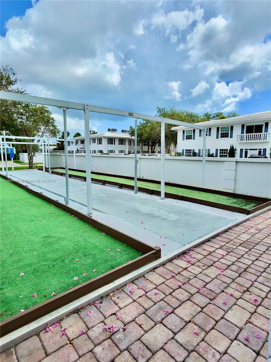 IMPERIAL POINT COLONNADES - Residential Lease