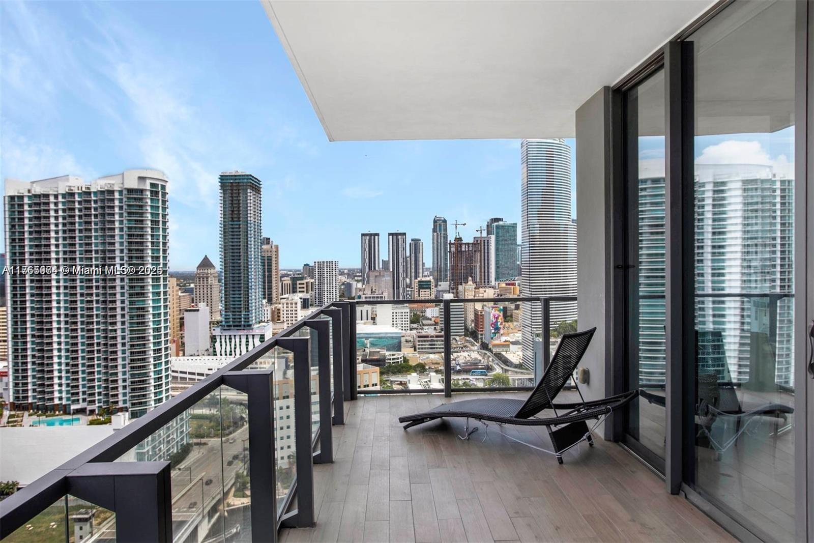 REACH CONDO - Residential