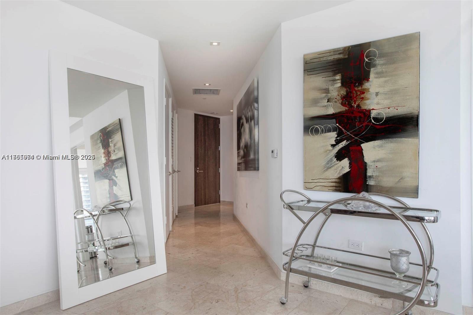 REACH CONDO - Residential