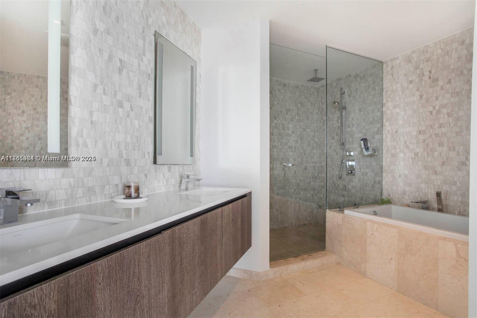 REACH CONDO - Residential