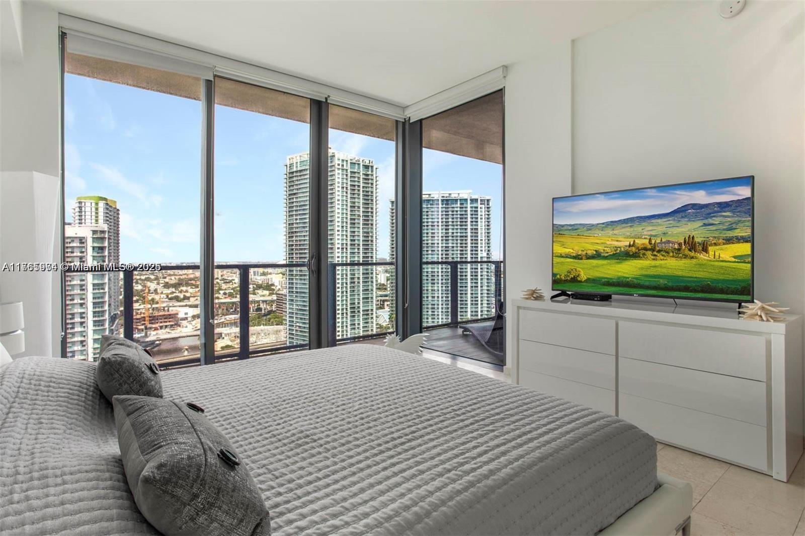 REACH CONDO - Residential