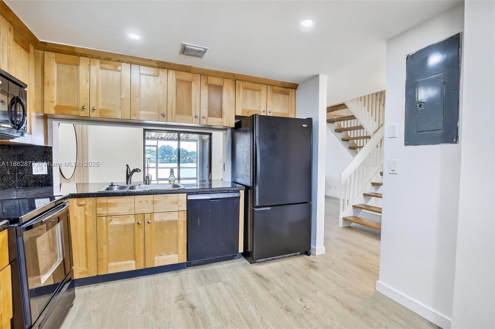 TANGLEWOOD TOWNHOMES - Residential