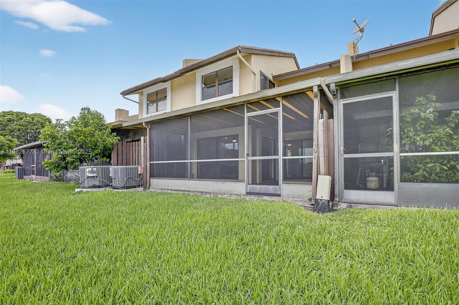 TANGLEWOOD TOWNHOMES - Residential