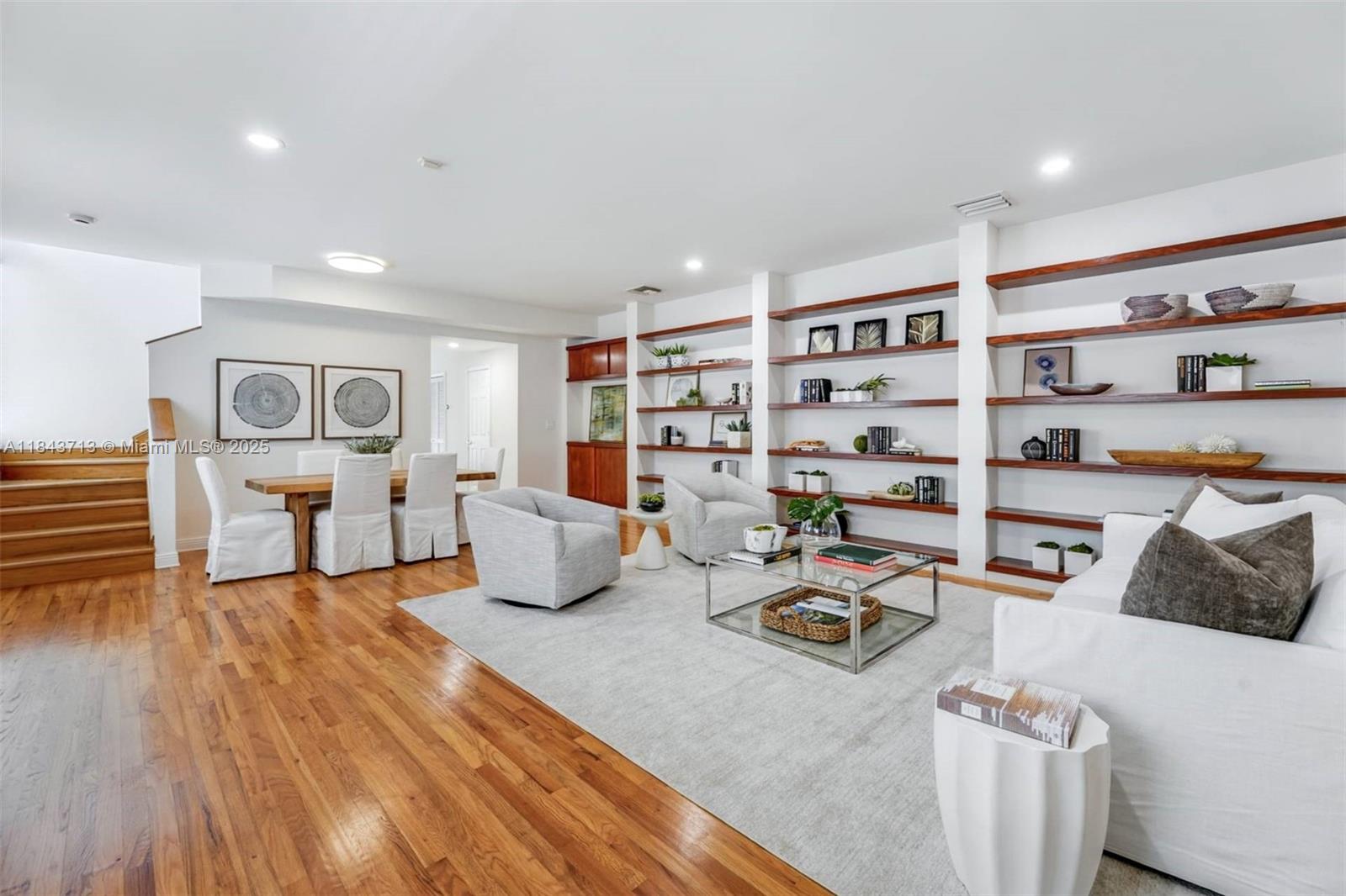 3045 Allamanda Street 3045