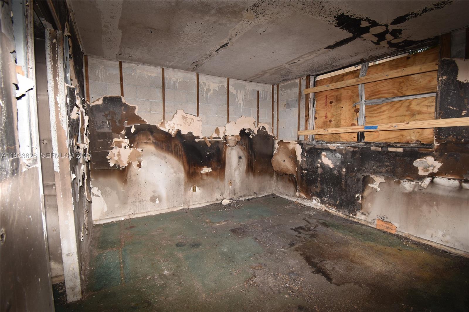 SOMERSET AT LAUDERDALE LA - Residential