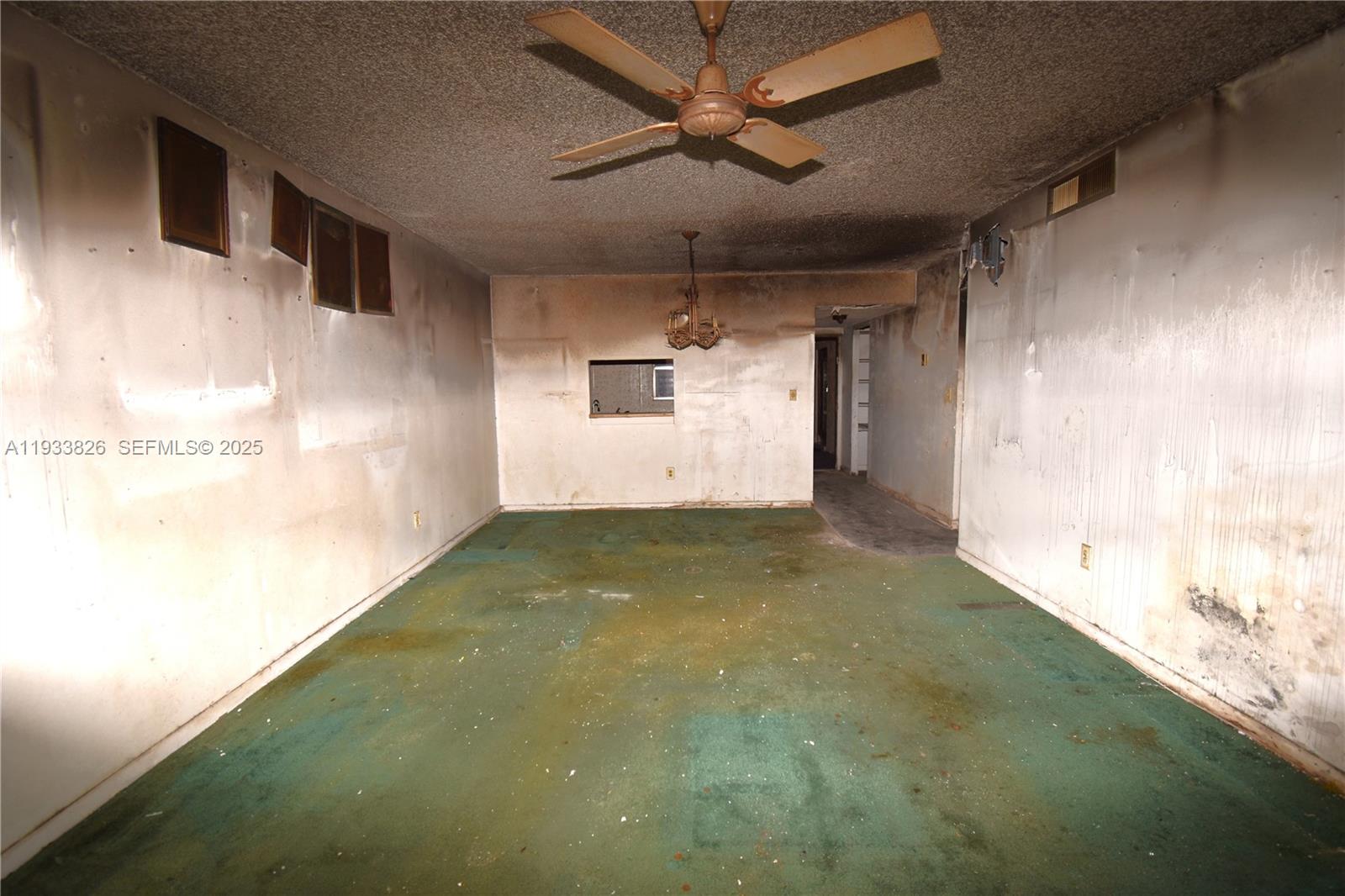 SOMERSET AT LAUDERDALE LA - Residential