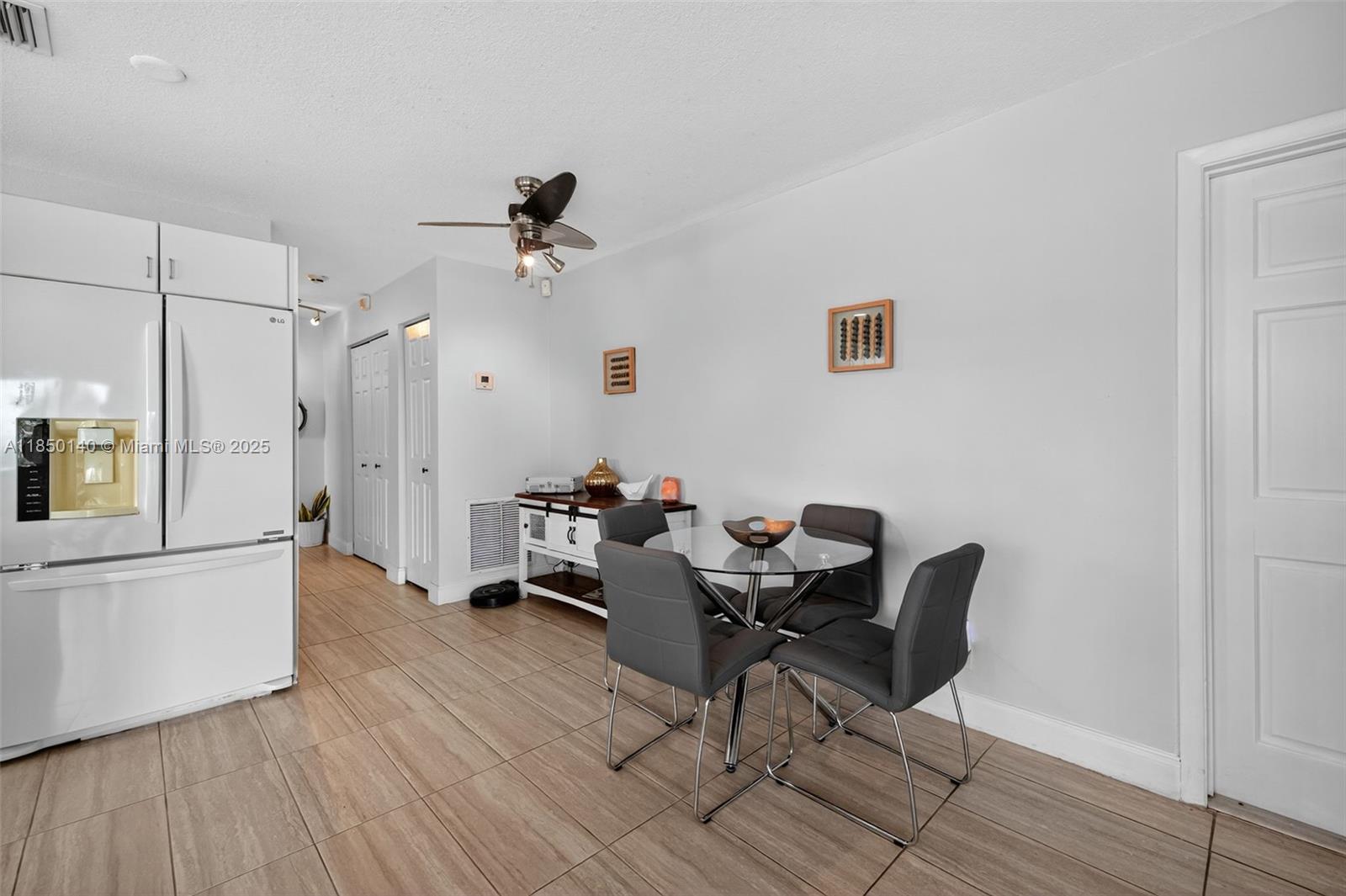 DU BARRY CONDO - Residential